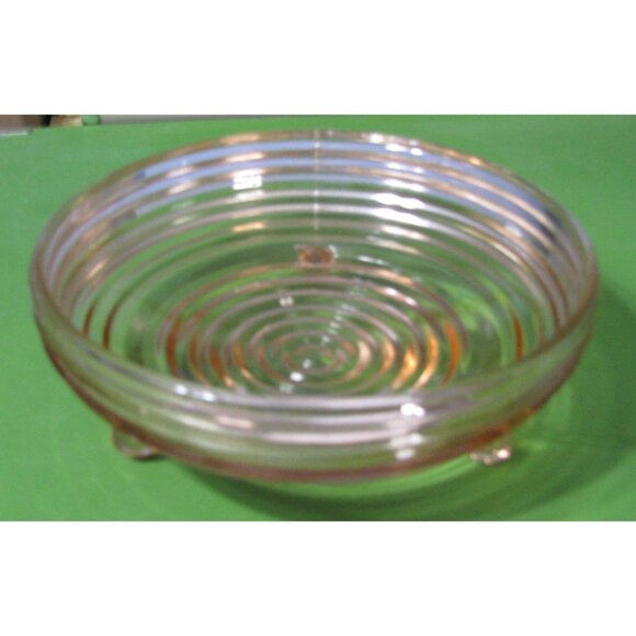 Vintage Pink Depression Glass Candy Dish with Ribbed Design & 3 Peg Feet - Picture 3 of 8